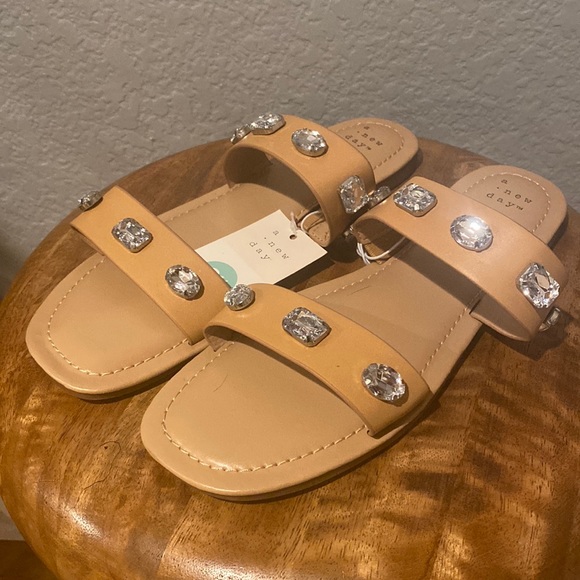 Shoes - Bejeweled Bling tan sandals NEW